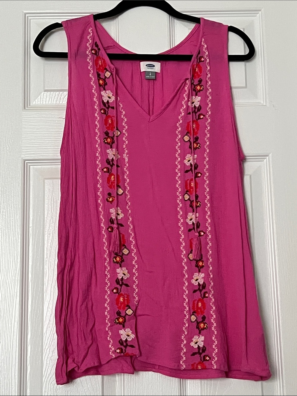 Old Navy Pink Embroidered Sleeveless V-Neck Tank